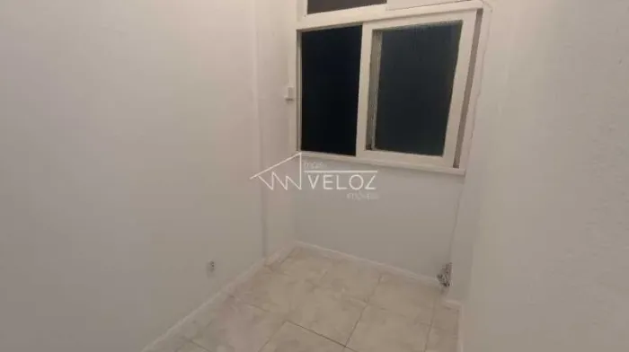 Kitnet/Conjugado - / Residencial / Centro
