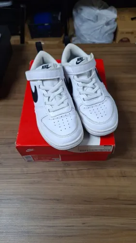 Tenis nike infantil tamanho 32 pouco usado original perfeito estado