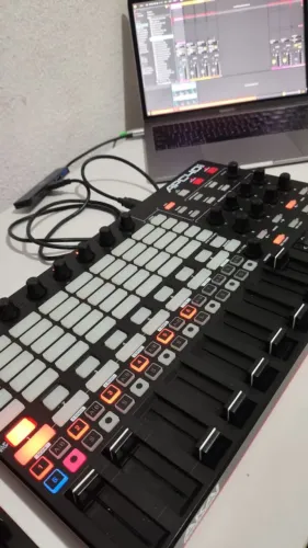 AKAI PROFISSIONAL MK II APC 40
