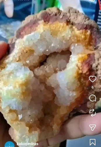 Formação mineral em cristal bruto 650g