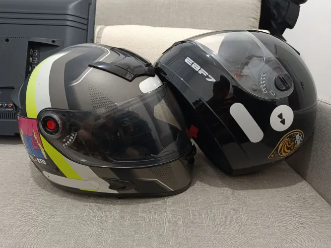 Capacete Etceter e Capacete Ebf (o valor é dos dois juntos) 