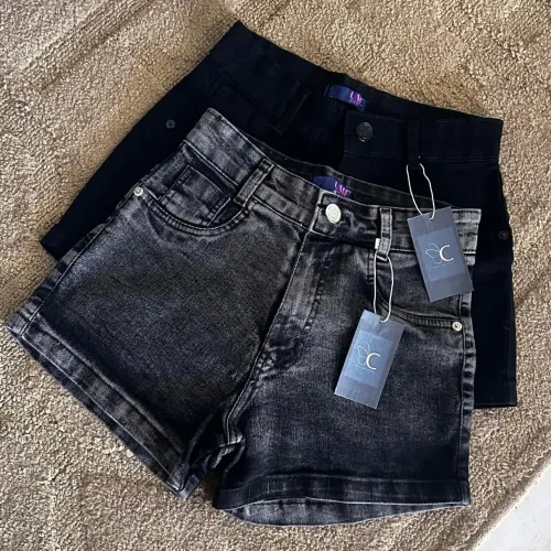 Shorts jeans marmorizado e preto