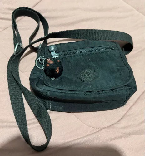 Bolsa pequena Kipling preta