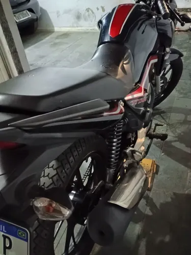 Vou pegar outra moto.
