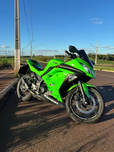 Ninja 300 impecável