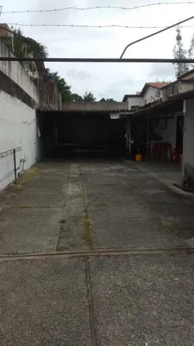 Alugo galpão para fins comerciais