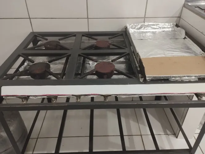 VENDO: Fogão Industrial Euro Fogões - 4 Bocas + Chapa Auxiliar ?