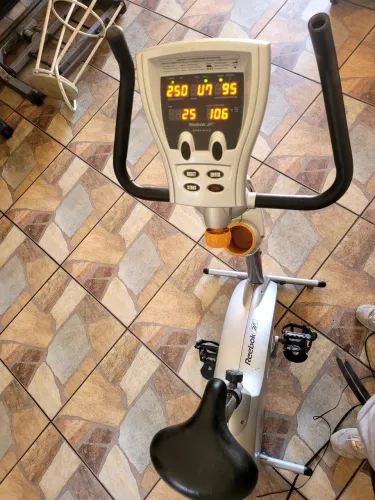 Bicicleta ergométrica reebok eletromagnética