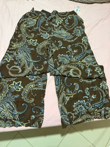 Calça exclusiva da Riachuelo e Silvia 