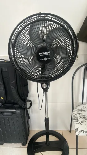 Ventilador semi novo 