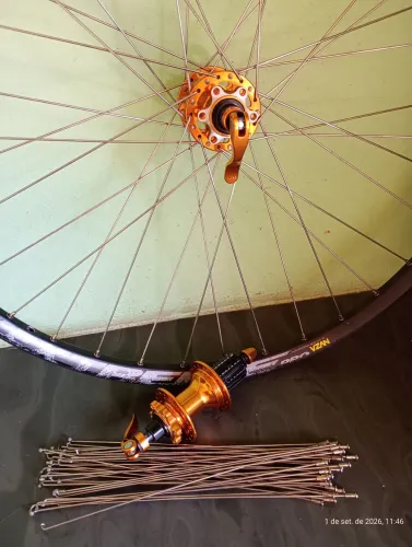 Roda dianteira zero cubo traseiro