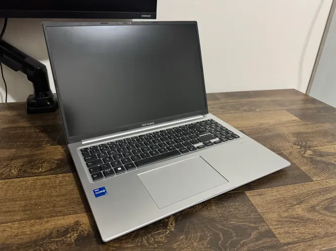 Notebook ASUS Vivobook 16, Core i7 13ª Geração, 16 GB RAM, SSD 512 GB, Tela 16?