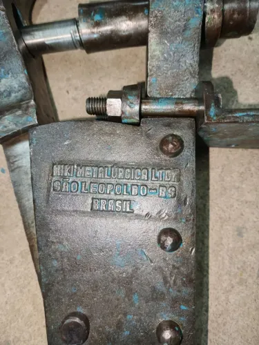 Morsa antiga rabo de arraia. (MIKI metalúrgica original )