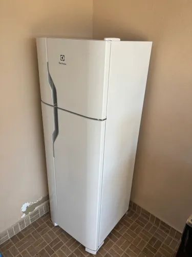 Geladeira Electrolux Cycle Defrost 260L Duplex (DC35A) - Excelente estado
