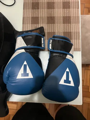 Luva Title 14oz