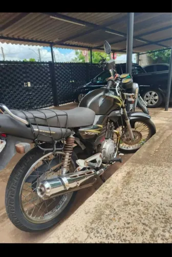 Vendo YBR 125 partida elétrica