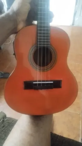 Cavaquinho elétrico giannini