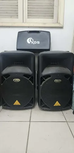 2 Caixas ativas Behringer 1200w 