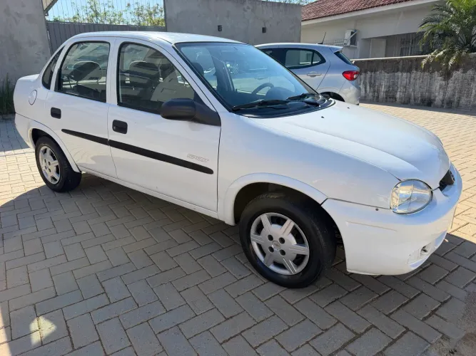 Chevrolet Corsa SED Class.spirit 1.0/1.0 Flexpower (álcool) 2005
