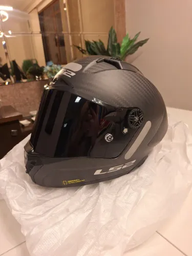 Capacete LS2 Thunder Carbon GP Aero