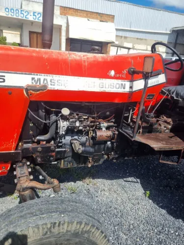 Trator massey, ano 2001
