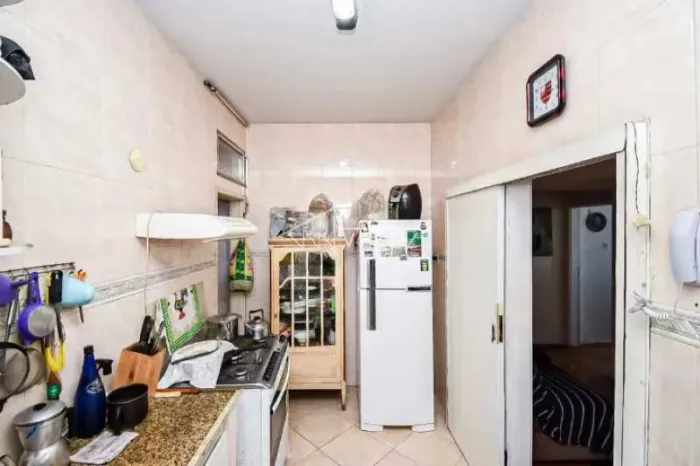Apartamento : / Residencial / Glória