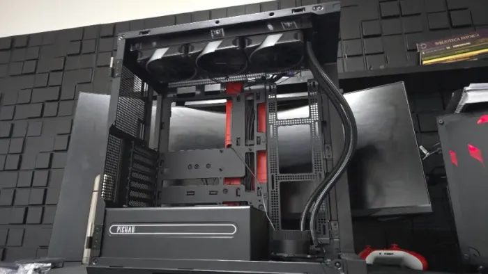Gabinete Pichau voyger RGB com Watercooler Pcyes RGB