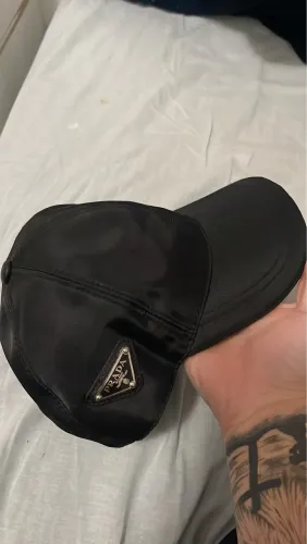 Boné da prada, linha italiana