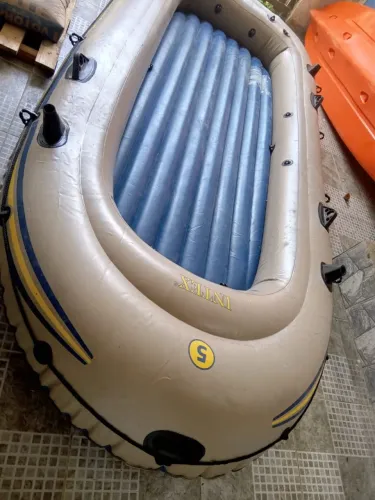 Bote novo com remo