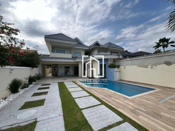 CASA PARA LOCAÇÃO NO CONDOMÍNIO INTERLAGOS DE ITAÚNA / 3 SUÍTES/MOBILIADA/ ESPAÇO GOURMET/