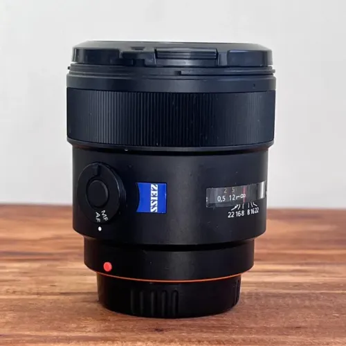 Lente Sony Zeiss 24mm f2. Lente de montagem A-mount
