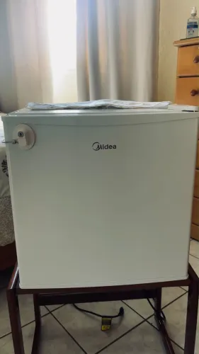 Frigobar Midea 45L - Seminovo