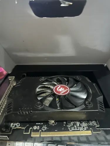 PLACA DE VÍDEO 550 AMD 4GB