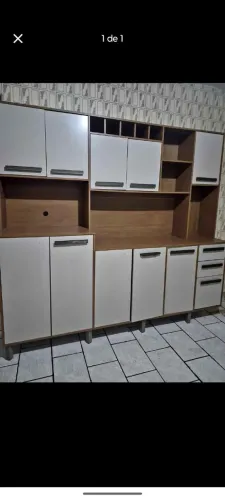 Armário de cozinha espaçoso 