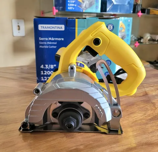 Serra Mármore Profissional Tramontina 127V 1200w de potência produto Novo na caixa 