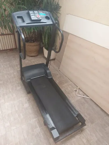 Esteira antiga funcionando