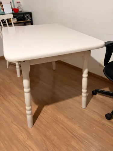 Mesa branca retangular