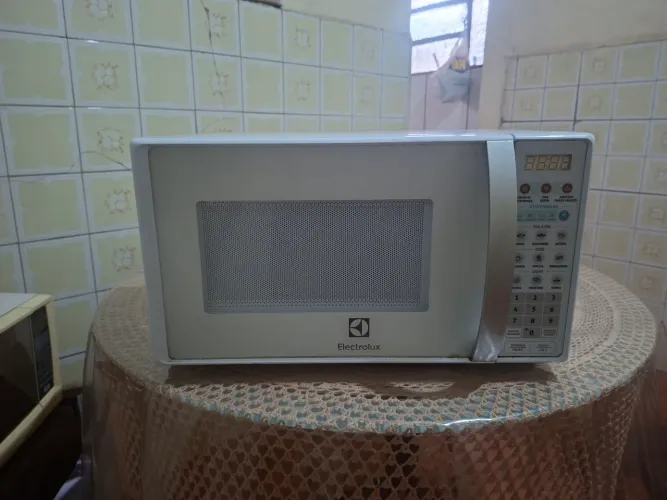 Vendo Micro-ondas Electrolux Usado