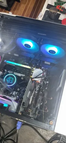Gabinete gamer com processador ryzen 5 me memória RAM 8GB