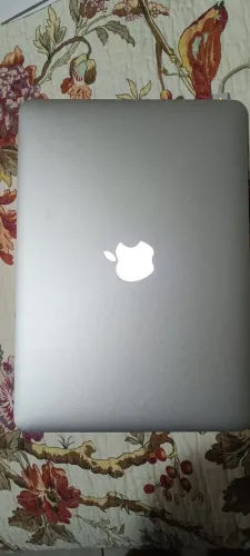 MacBook Pro Retina 13" (Late 2013) - Core i5 / 4GB RAM / 128GB SSD - C/ Caixa Original