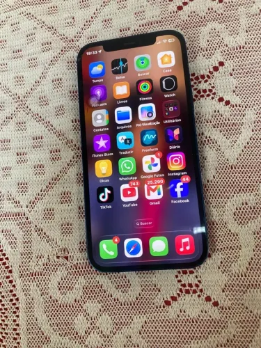 iPhone 12 128gb / bateria 78% / Trincadinho na tela / Não dá ver direito / Troco