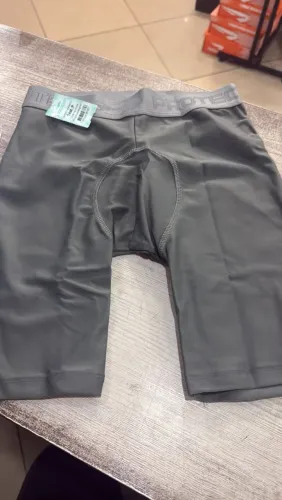 Bermuda masculina de compressão