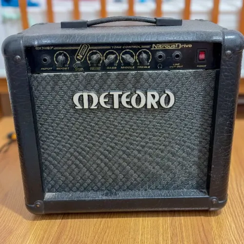 Cubo Amplificador Guitarra Meteoro Nitrous Drive - 15w Rms
