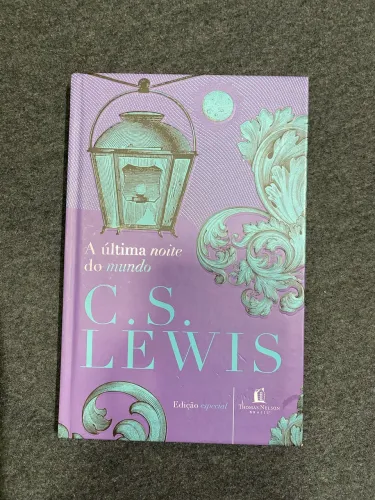 Livro capa dura : A Última Noite Do Mundo 