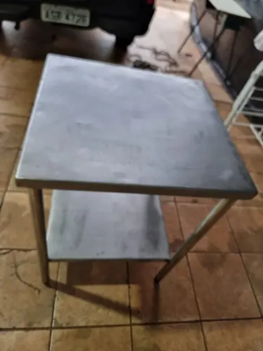 Mesa inox 304(melhor inox)0,65x0,61x0,85cm com bandeja auxiliar e estrutura reforçado