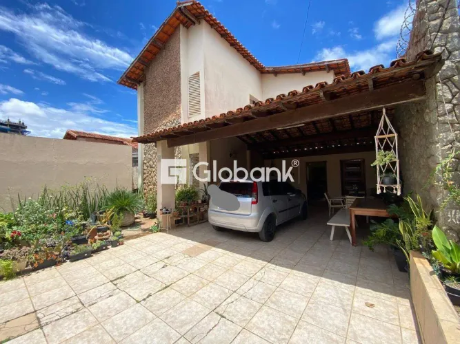 Casa 4 Quartos com 3 Vagas no Bairro Todos os Santos, Montes Claros Venda
