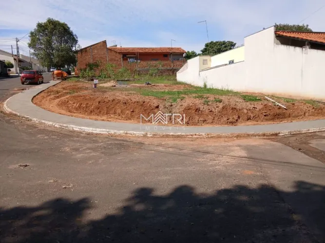 Terreno à venda no Parque das Laranjeiras em Matão
