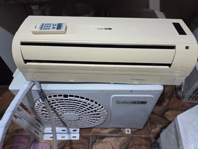 Ar condicionado Split 12.000 btus Quente e Frio com gás e gelando com tubulação