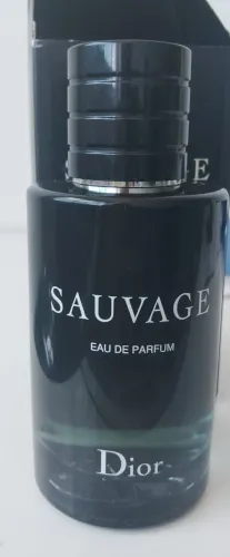 Vendo perfume original usado Sauvage Eau de Parfum frasco de 100 ml