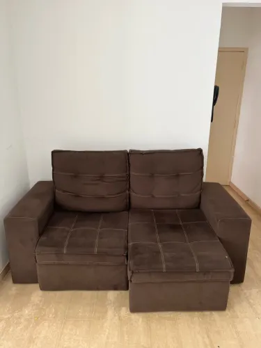 Sofá semi retrátil